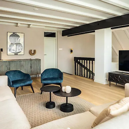 W- 6 Hoeve Holland *